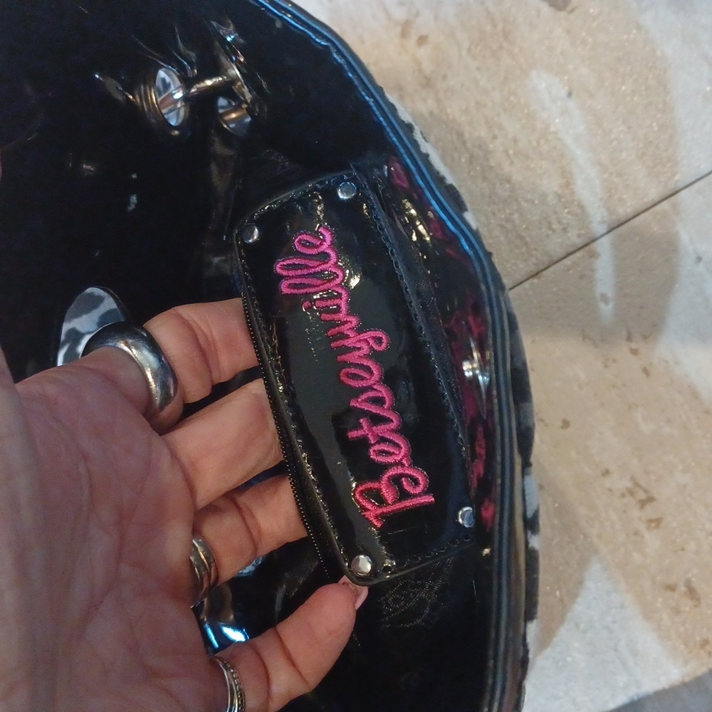 Unique Betsey Johnson Betseyville Quilted Foldover Clutch/Shoulder Bag - Picture 8 of 11